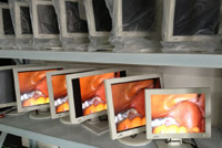 顯示器老化車間